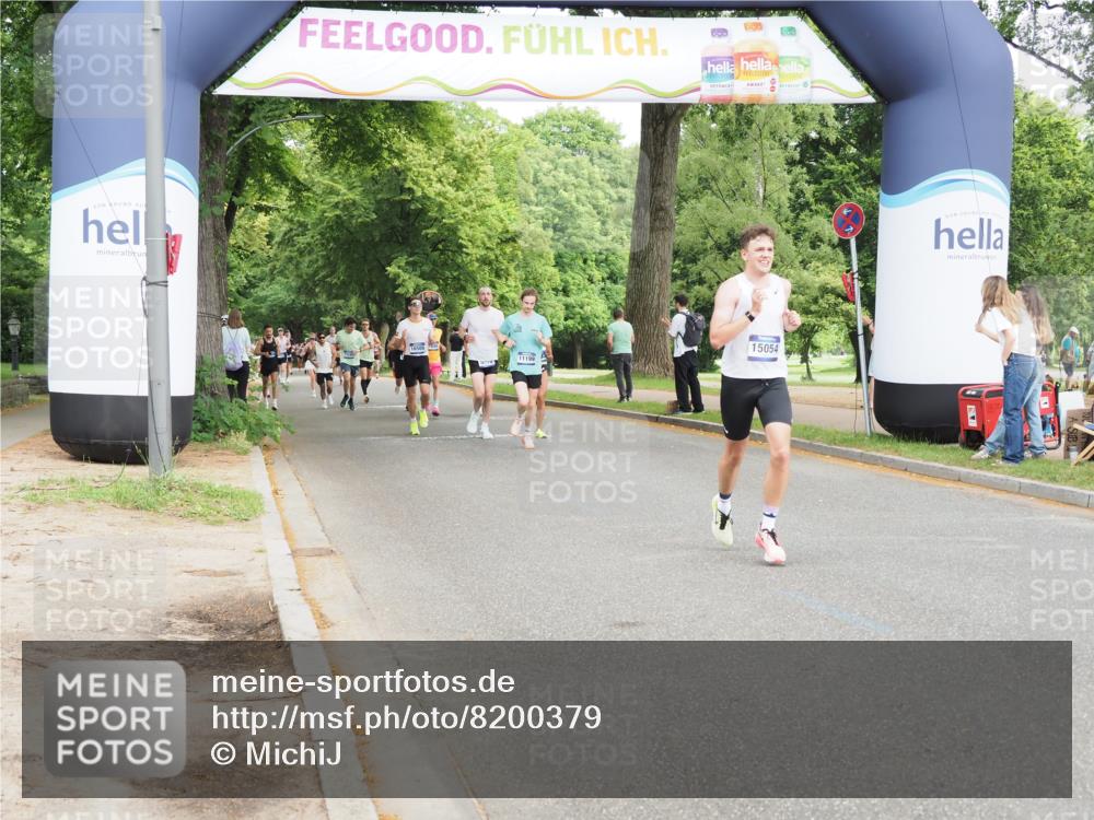 29.06.2025 - hella hamburg halbmarathon MichiJ http://msf.ph/oto/8200379 29.06.2025 10:21:27 Zwischen KM18-KM19 1894, 4812, 5660, 15054, 16065 meine-sportfotos.de
