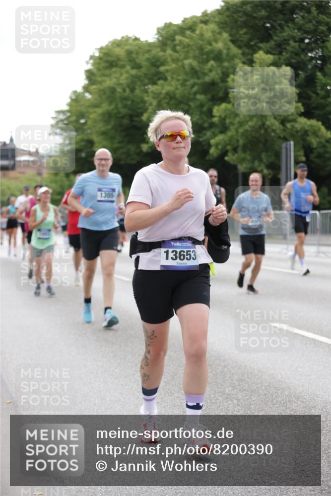 29.06.2025 - hella hamburg halbmarathon Jannik Wohlers http://msf.ph/oto/8200390 29.06.2025 10:25:17 Lombardsbrücke 1093, 1305, 1479, 1481, 3343, 3765, 4378, 5028, 8881, 9811, 10104, 10845, 10846, 11699, 12074, 12505, 13653, 13842, 14936, 15283, 16289, 16354, 16381, 16927 meine-sportfotos.de