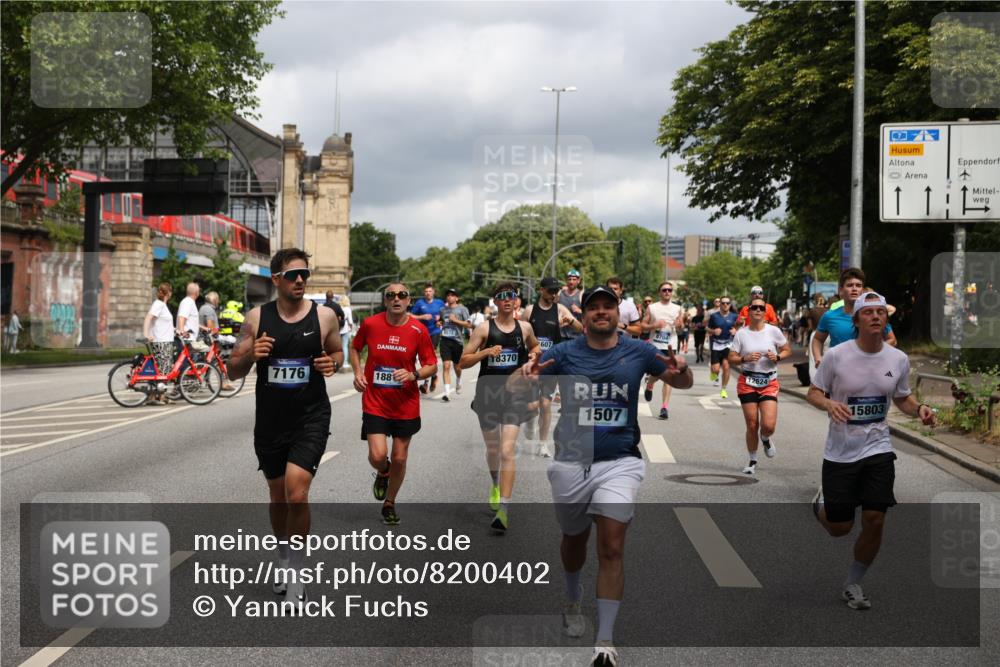 29.06.2025 - hella hamburg halbmarathon Yannick Fuchs http://msf.ph/oto/8200402 29.06.2025 10:44:41 20KM 1119, 1399, 1461, 1466, 1507, 1630, 1750, 1817, 2207, 3654, 4127, 4346, 5115, 6027, 6662, 6712, 6795, 7052, 7176, 7397, 7583, 7930, 7932, 8117, 8572, 8657, 8704, 8819, 9057, 10371, 11356, 11455, 11607, 12624, 13008, 13609, 13687, 13701, 13875, 14034, 14257, 14626, 15362, 15395, 15803, 15950, 16716, 16806, 17179, 17221, 17247, 17384, 18066, 18370, 18394, 18489, 18657, 18658, 18811 meine-sportfotos.de