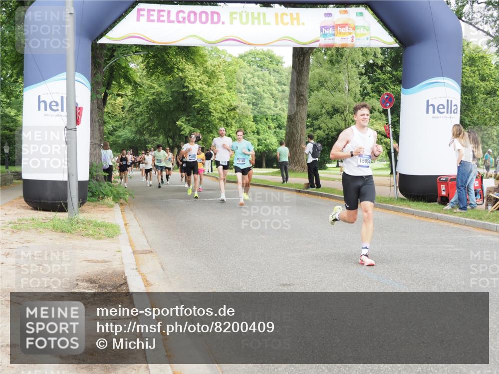 29.06.2025 - hella hamburg halbmarathon MichiJ http://msf.ph/oto/8200409 29.06.2025 10:21:28 Zwischen KM18-KM19 1894, 4812, 5660, 11199, 15054 meine-sportfotos.de