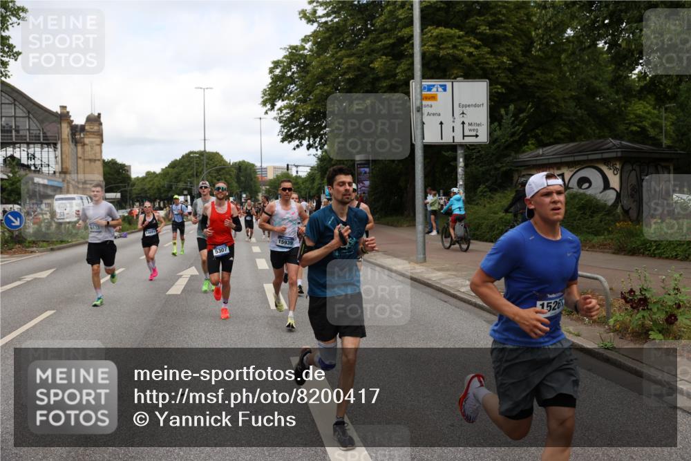 29.06.2025 - hella hamburg halbmarathon Yannick Fuchs http://msf.ph/oto/8200417 29.06.2025 10:31:56 20KM 1290, 2196, 2767, 4860, 4865, 5003, 5042, 5307, 5923, 6047, 6123, 6458, 7310, 8362, 9178, 9914, 10190, 10451, 10738, 12739, 13141, 13372, 13854, 14387, 14459, 14691, 14934, 15178, 15261, 15410, 15939, 16523, 16992, 17125, 17137, 17658, 18159, 18216, 18357, 18384, 18986 meine-sportfotos.de