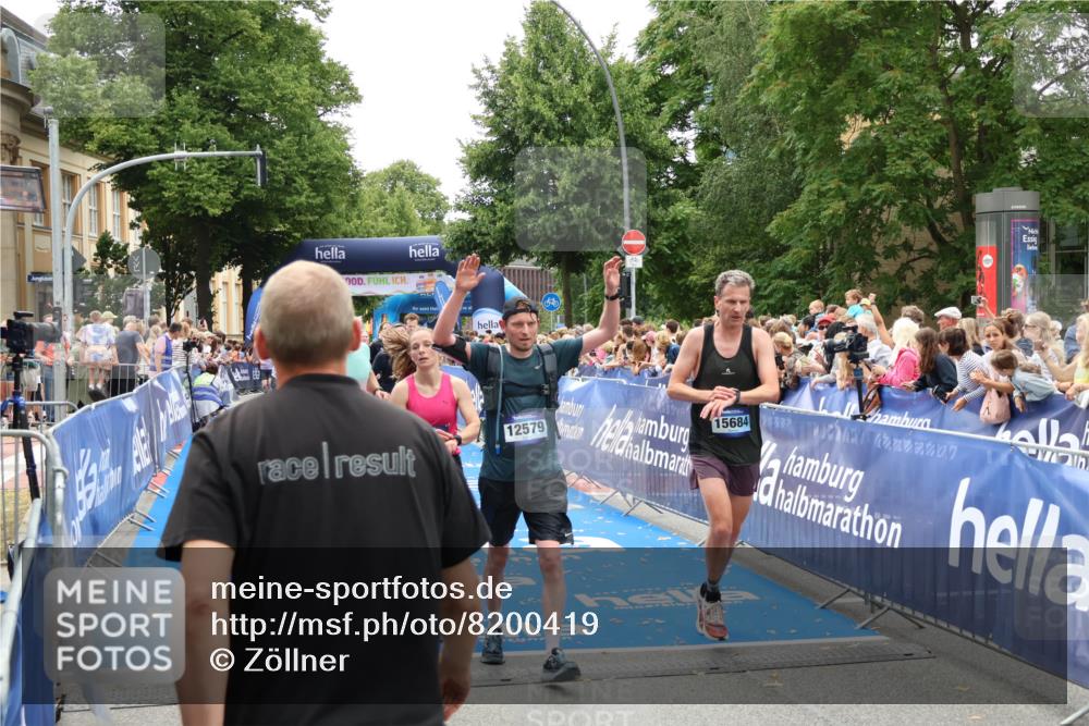 29.06.2025 - hella hamburg halbmarathon Zöllner http://msf.ph/oto/8200419 29.06.2025 10:47:15 Ziel 2623, 4093, 6134, 6373, 6716, 7480, 7908, 10208, 10211, 12579, 13007, 13672, 15684, 17718, 17915, 18856 meine-sportfotos.de