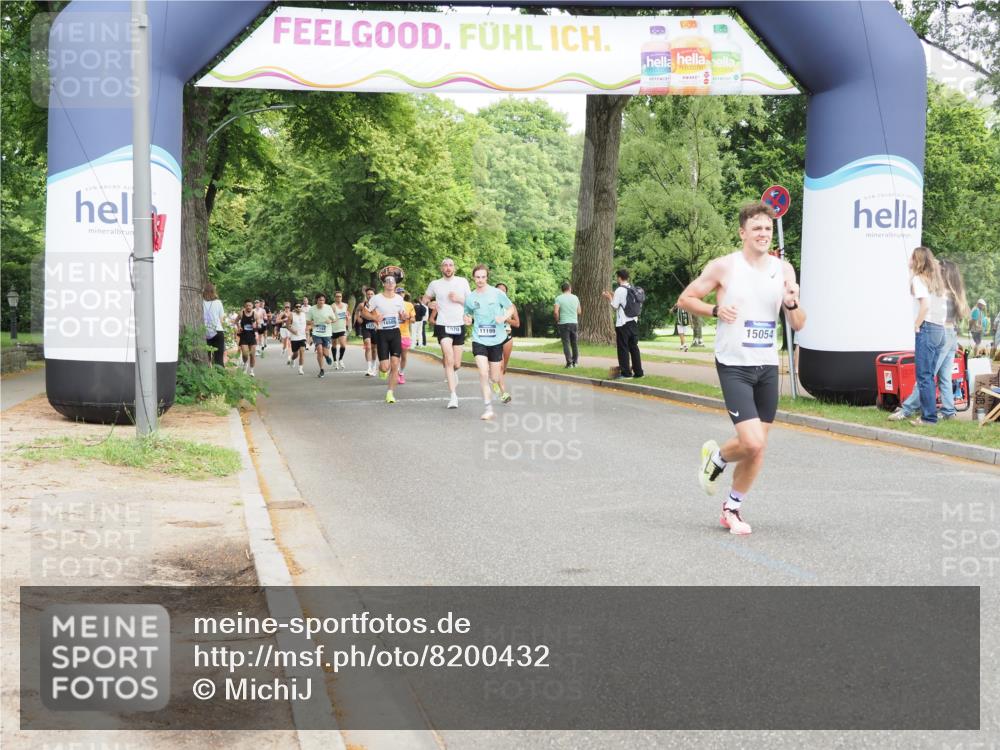 29.06.2025 - hella hamburg halbmarathon MichiJ http://msf.ph/oto/8200432 29.06.2025 10:21:28 Zwischen KM18-KM19 1894, 4812, 5660, 11199, 15054 meine-sportfotos.de