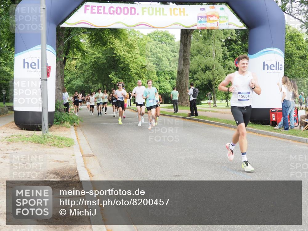 29.06.2025 - hella hamburg halbmarathon MichiJ http://msf.ph/oto/8200457 29.06.2025 10:21:28 Zwischen KM18-KM19 1894, 4812, 5660, 11199, 15054 meine-sportfotos.de