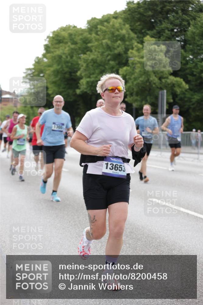 29.06.2025 - hella hamburg halbmarathon Jannik Wohlers http://msf.ph/oto/8200458 29.06.2025 10:25:18 Lombardsbrücke 1093, 1305, 1479, 1481, 3343, 3765, 4378, 4797, 5028, 8881, 9811, 10104, 10845, 10846, 11699, 12074, 12505, 13653, 14936, 15283, 16289, 16354, 16381, 16927 meine-sportfotos.de