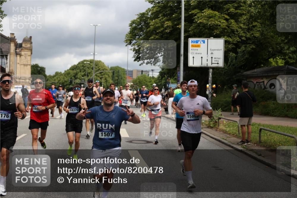29.06.2025 - hella hamburg halbmarathon Yannick Fuchs http://msf.ph/oto/8200478 29.06.2025 10:44:42 20KM 1119, 1399, 1461, 1466, 1507, 1630, 1750, 1817, 2207, 3654, 4127, 4346, 5115, 6027, 6662, 6712, 6795, 7052, 7176, 7397, 7583, 7930, 7932, 8117, 8572, 8657, 8704, 8819, 9057, 10371, 11356, 11455, 11607, 12624, 13008, 13609, 13687, 13701, 13875, 14034, 14257, 14626, 15362, 15395, 15803, 15950, 16716, 16806, 17179, 17221, 17247, 17384, 18006, 18066, 18370, 18394, 18489, 18657, 18658, 18811 meine-sportfotos.de