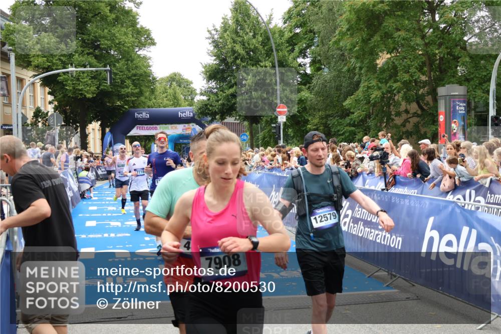 29.06.2025 - hella hamburg halbmarathon Zöllner http://msf.ph/oto/8200530 29.06.2025 10:47:17 Ziel 2623, 6134, 6168, 6373, 6716, 7480, 10208, 10211, 13007, 13672, 16286, 17718, 17915, 18856 meine-sportfotos.de