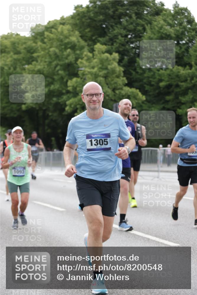 29.06.2025 - hella hamburg halbmarathon Jannik Wohlers http://msf.ph/oto/8200548 29.06.2025 10:25:19 Lombardsbrücke 1093, 1305, 1479, 1481, 3343, 3765, 4378, 4797, 5028, 6663, 8881, 9811, 10104, 10845, 11596, 11699, 12074, 12505, 13653, 14223, 14936, 15283, 16289, 16354, 16381, 16927 meine-sportfotos.de