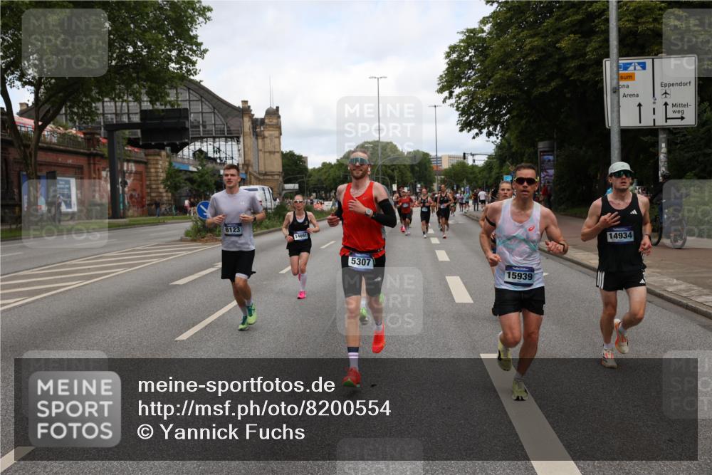 29.06.2025 - hella hamburg halbmarathon Yannick Fuchs http://msf.ph/oto/8200554 29.06.2025 10:31:57 20KM 1290, 2196, 2767, 4860, 4865, 5003, 5042, 5307, 5923, 6047, 6123, 6458, 7310, 8362, 9178, 9914, 10190, 10451, 10738, 12739, 13141, 13372, 13854, 14387, 14459, 14691, 14934, 15178, 15261, 15410, 15939, 16523, 16992, 17125, 17137, 17658, 18159, 18216, 18357, 18384, 18986 meine-sportfotos.de