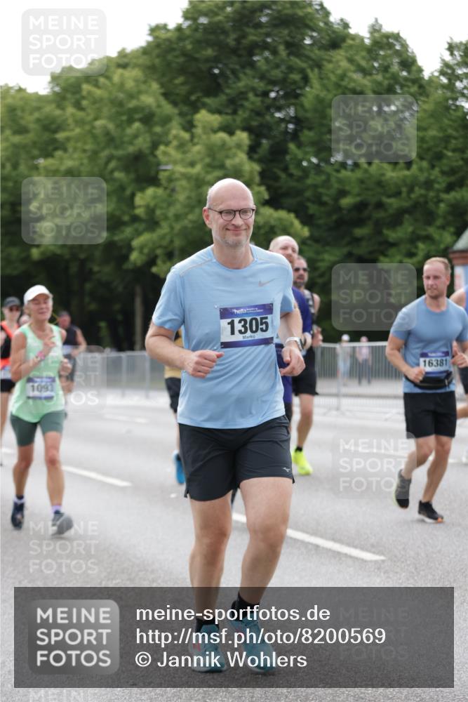 29.06.2025 - hella hamburg halbmarathon Jannik Wohlers http://msf.ph/oto/8200569 29.06.2025 10:25:20 Lombardsbrücke 1093, 1305, 1479, 1481, 3343, 3765, 4378, 4797, 5028, 6663, 8881, 9811, 10104, 11596, 11699, 12074, 12505, 12838, 13653, 14223, 14936, 15283, 16289, 16354, 16381, 16927 meine-sportfotos.de
