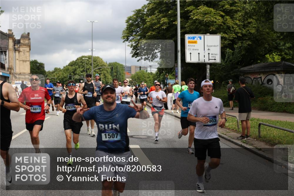 29.06.2025 - hella hamburg halbmarathon Yannick Fuchs http://msf.ph/oto/8200583 29.06.2025 10:44:42 20KM 1119, 1399, 1461, 1466, 1507, 1630, 1750, 1817, 2207, 3654, 4127, 4346, 5115, 6027, 6662, 6712, 6795, 7052, 7176, 7397, 7583, 7930, 7932, 8117, 8572, 8657, 8704, 8819, 9057, 10371, 11356, 11455, 11607, 12624, 13008, 13609, 13687, 13701, 13875, 14034, 14257, 14626, 15362, 15395, 15803, 15950, 16716, 16806, 17179, 17221, 17247, 17384, 18006, 18066, 18370, 18394, 18489, 18657, 18658, 18811 meine-sportfotos.de