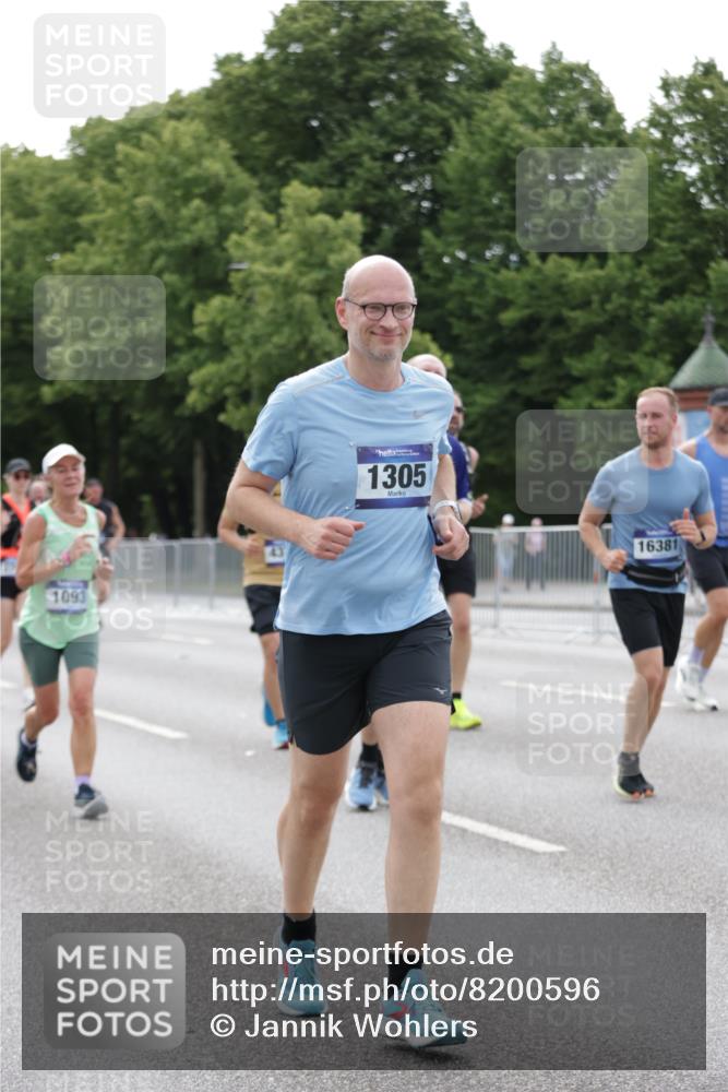29.06.2025 - hella hamburg halbmarathon Jannik Wohlers http://msf.ph/oto/8200596 29.06.2025 10:25:20 Lombardsbrücke 1093, 1305, 1479, 1481, 3343, 3765, 4378, 4797, 5028, 6663, 8881, 9811, 10104, 11596, 11699, 12074, 12505, 12838, 13653, 14223, 14936, 15283, 16289, 16354, 16381, 16927 meine-sportfotos.de