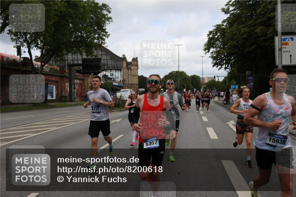 29.06.2025 - hella hamburg halbmarathon Yannick Fuchs http://msf.ph/oto/8200618 29.06.2025 10:31:58 20KM 1290, 2196, 2767, 4860, 4865, 5003, 5042, 5307, 5923, 6047, 6123, 6458, 7310, 8362, 9178, 9914, 10190, 10451, 10738, 12739, 13141, 13372, 13854, 14387, 14459, 14691, 14934, 15178, 15261, 15410, 15939, 16523, 16992, 17125, 17137, 17658, 18159, 18216, 18357, 18384, 18986 meine-sportfotos.de