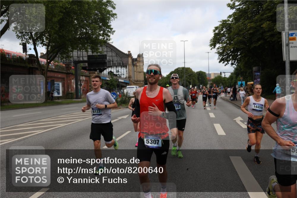 29.06.2025 - hella hamburg halbmarathon Yannick Fuchs http://msf.ph/oto/8200640 29.06.2025 10:31:58 20KM 1290, 2196, 2767, 4860, 4865, 5003, 5042, 5307, 5923, 6047, 6123, 6458, 7310, 8362, 9178, 9914, 10190, 10451, 10738, 12739, 13141, 13372, 13854, 14387, 14459, 14691, 14934, 15178, 15261, 15410, 15939, 16523, 16992, 17125, 17137, 17658, 18159, 18216, 18357, 18384, 18986 meine-sportfotos.de
