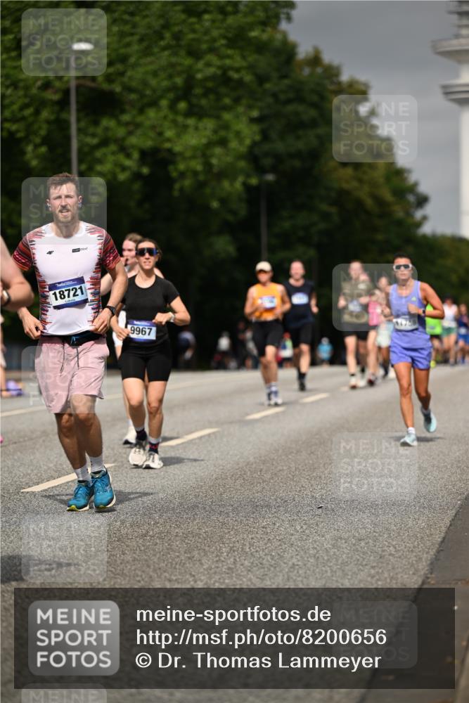 29.06.2025 - hella hamburg halbmarathon Dr. Thomas Lammeyer http://msf.ph/oto/8200656 29.06.2025 10:11:41 Kennedybrücke 1893, 1993, 2136, 3929, 4262, 5242, 5899, 5926, 6196, 6517, 6518, 6707, 6713, 6715, 6833, 7503, 7760, 8585, 9967, 10283, 10700 meine-sportfotos.de