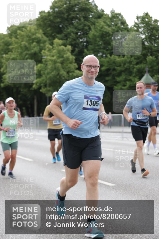 29.06.2025 - hella hamburg halbmarathon Jannik Wohlers http://msf.ph/oto/8200657 29.06.2025 10:25:20 Lombardsbrücke 1093, 1305, 1479, 1481, 3343, 3765, 4378, 4797, 5028, 6663, 8881, 9811, 10104, 11596, 11699, 12074, 12505, 12838, 13653, 14223, 14936, 15283, 16289, 16354, 16381, 16927 meine-sportfotos.de
