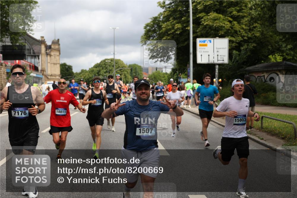 29.06.2025 - hella hamburg halbmarathon Yannick Fuchs http://msf.ph/oto/8200669 29.06.2025 10:44:42 20KM 1119, 1399, 1461, 1466, 1507, 1630, 1750, 1817, 2207, 3654, 4127, 4346, 5115, 6027, 6662, 6712, 6795, 7052, 7176, 7397, 7583, 7930, 7932, 8117, 8572, 8657, 8704, 8819, 9057, 10371, 11356, 11455, 11607, 12624, 13008, 13609, 13687, 13701, 13875, 14034, 14257, 14626, 15362, 15395, 15803, 15950, 16716, 16806, 17179, 17221, 17247, 17384, 18006, 18066, 18370, 18394, 18489, 18657, 18658, 18811 meine-sportfotos.de