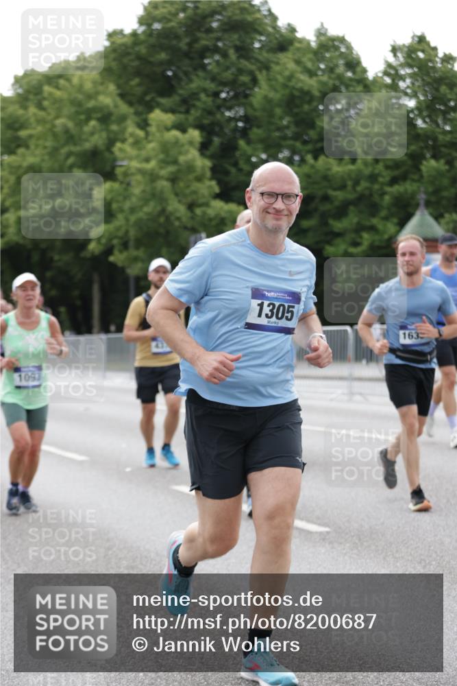 29.06.2025 - hella hamburg halbmarathon Jannik Wohlers http://msf.ph/oto/8200687 29.06.2025 10:25:20 Lombardsbrücke 1093, 1305, 1479, 1481, 3343, 3765, 4378, 4797, 5028, 6663, 8881, 9811, 10104, 11596, 11699, 12074, 12505, 12838, 13653, 14223, 14936, 15283, 16289, 16354, 16381, 16927 meine-sportfotos.de