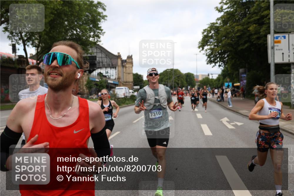 29.06.2025 - hella hamburg halbmarathon Yannick Fuchs http://msf.ph/oto/8200703 29.06.2025 10:31:58 20KM 1290, 2196, 2767, 4860, 4865, 5003, 5042, 5307, 5923, 6047, 6123, 6458, 7310, 8362, 9178, 9914, 10190, 10451, 10738, 12739, 13141, 13372, 13854, 14387, 14459, 14691, 14934, 15178, 15261, 15410, 15939, 16523, 16992, 17125, 17137, 17658, 18159, 18216, 18357, 18384, 18986 meine-sportfotos.de