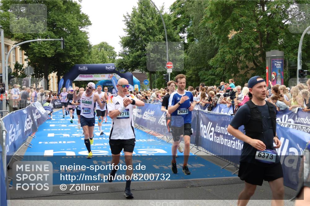 29.06.2025 - hella hamburg halbmarathon Zöllner http://msf.ph/oto/8200732 29.06.2025 10:47:19 Ziel 2623, 5024, 6134, 6168, 6203, 6373, 6716, 7480, 10208, 10211, 11518, 13672, 14722, 16286, 17718, 17915, 18856 meine-sportfotos.de