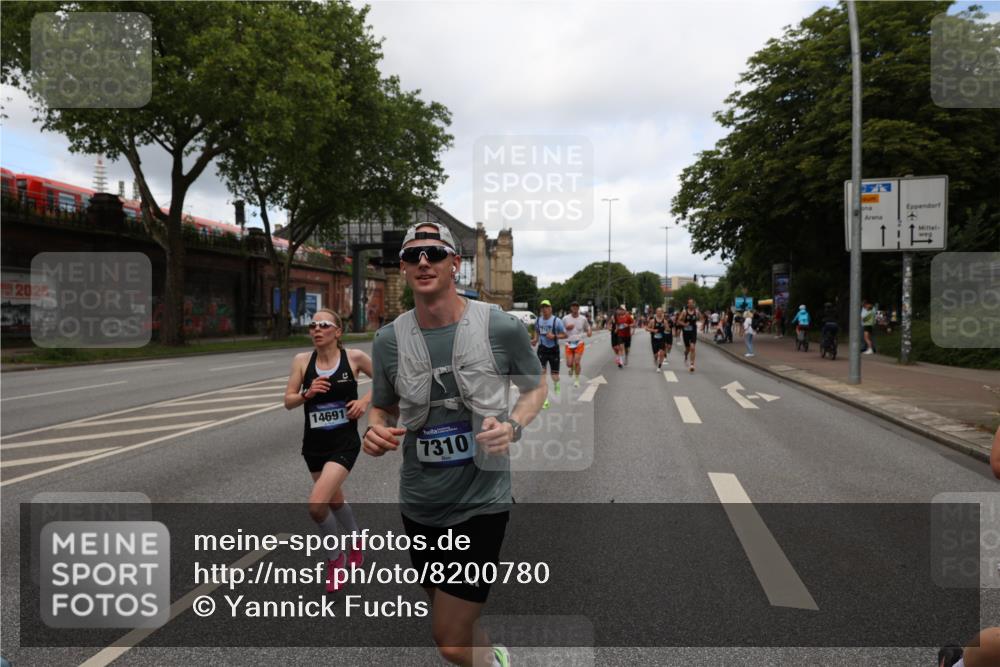 29.06.2025 - hella hamburg halbmarathon Yannick Fuchs http://msf.ph/oto/8200780 29.06.2025 10:31:59 20KM 1290, 2196, 2767, 4860, 4865, 5003, 5042, 5307, 5923, 6047, 6123, 6458, 7310, 8362, 9178, 9914, 10190, 10451, 10738, 12739, 12900, 13141, 13372, 13854, 14387, 14459, 14691, 14934, 15178, 15261, 15410, 15939, 16523, 16992, 17125, 17137, 17658, 18159, 18216, 18357, 18384, 18986 meine-sportfotos.de
