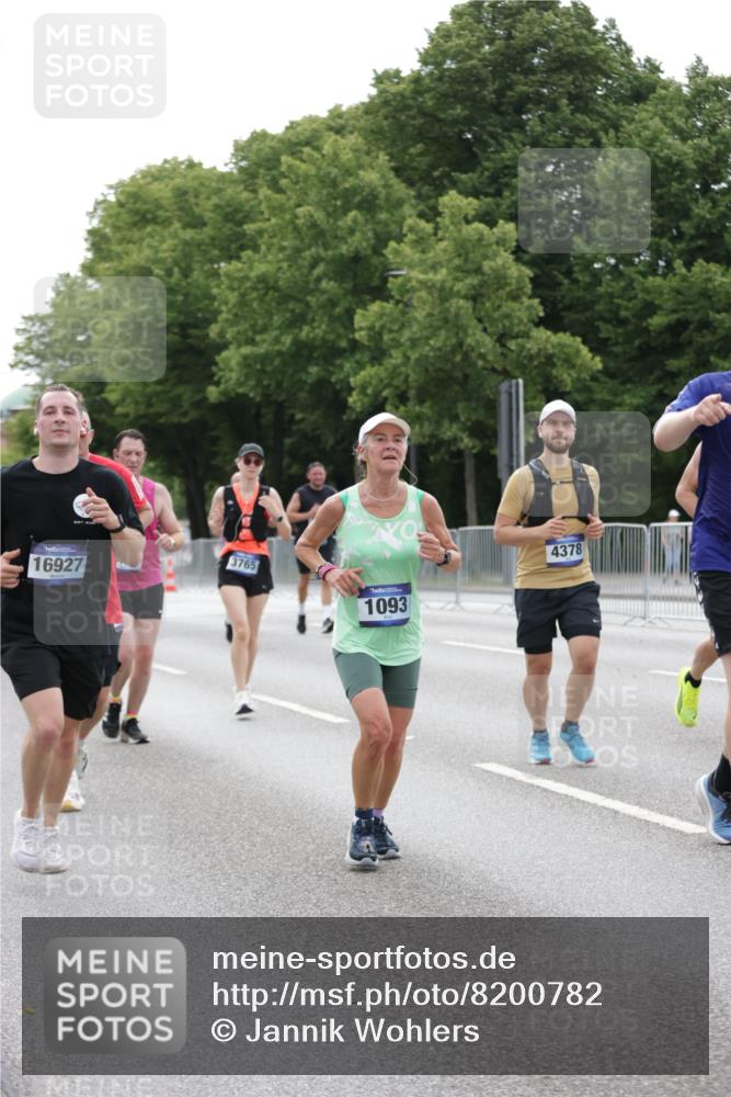 29.06.2025 - hella hamburg halbmarathon Jannik Wohlers http://msf.ph/oto/8200782 29.06.2025 10:25:21 Lombardsbrücke 1305, 1479, 1481, 3343, 3765, 4378, 4797, 5028, 6663, 8881, 9811, 10104, 10219, 11596, 11699, 12074, 12505, 12838, 13653, 14223, 14936, 16289, 16354, 16381, 16927, 17369 meine-sportfotos.de