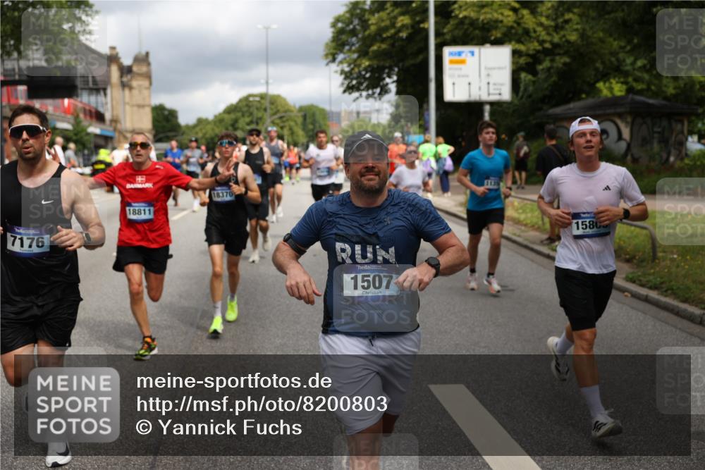 29.06.2025 - hella hamburg halbmarathon Yannick Fuchs http://msf.ph/oto/8200803 29.06.2025 10:44:42 20KM 1119, 1399, 1461, 1466, 1507, 1630, 1750, 1817, 2207, 3654, 4127, 4346, 5115, 6027, 6662, 6712, 6795, 7052, 7176, 7397, 7583, 7930, 7932, 8117, 8572, 8657, 8704, 8819, 9057, 10371, 11356, 11455, 11607, 12624, 13008, 13609, 13687, 13701, 13875, 14034, 14257, 14626, 15362, 15395, 15803, 15950, 16716, 16806, 17179, 17221, 17247, 17384, 18006, 18066, 18370, 18394, 18489, 18657, 18658, 18811 meine-sportfotos.de