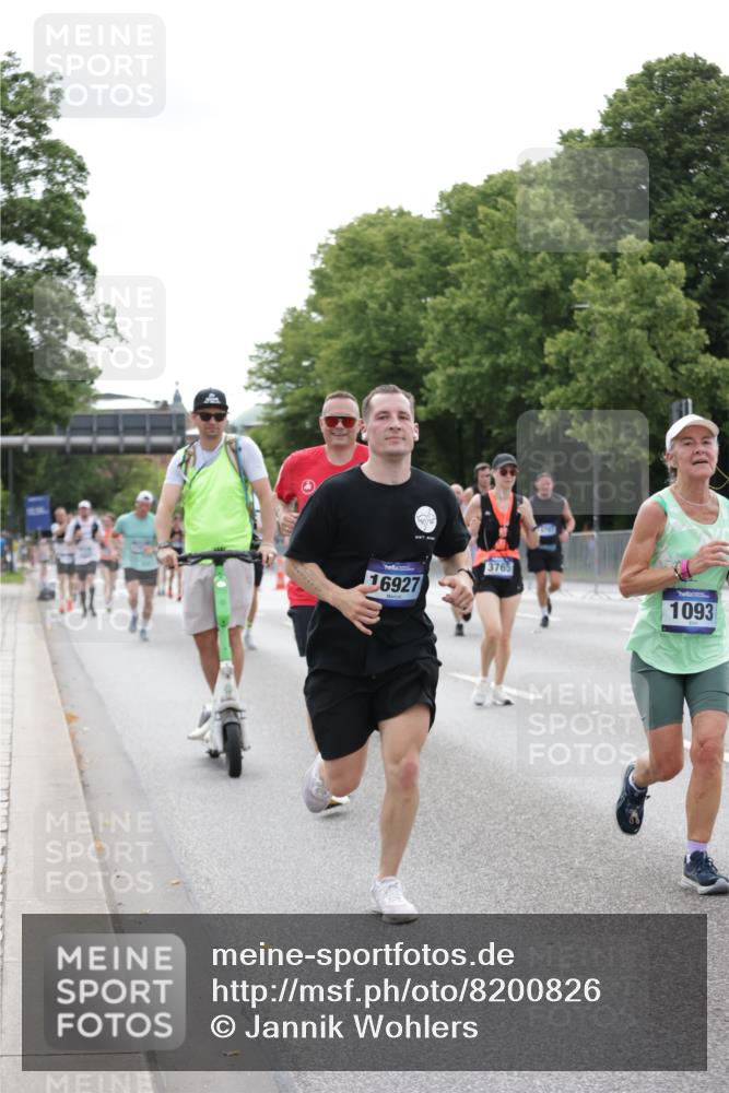 29.06.2025 - hella hamburg halbmarathon Jannik Wohlers http://msf.ph/oto/8200826 29.06.2025 10:25:21 Lombardsbrücke 1305, 1479, 1481, 3343, 3765, 4378, 4797, 5028, 6663, 8881, 9811, 10104, 10219, 11596, 11699, 12074, 12505, 12838, 13653, 14223, 14936, 16289, 16354, 16381, 16927, 17369 meine-sportfotos.de
