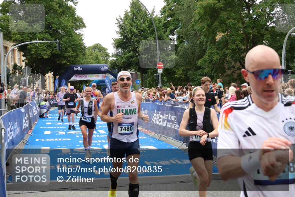 29.06.2025 - hella hamburg halbmarathon Zöllner http://msf.ph/oto/8200835 29.06.2025 10:47:21 Ziel 2864, 5024, 6134, 6168, 6203, 6716, 7480, 10208, 10211, 11518, 13672, 13782, 14722, 15611, 16089, 16286, 17915, 18856 meine-sportfotos.de
