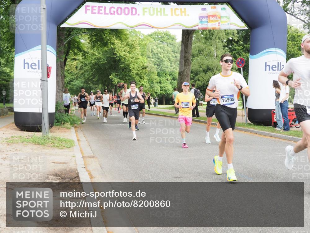 29.06.2025 - hella hamburg halbmarathon MichiJ http://msf.ph/oto/8200860 29.06.2025 10:21:32 Zwischen KM18-KM19 1686, 5070, 7965, 8883, 11199, 14293, 15054, 16505 meine-sportfotos.de