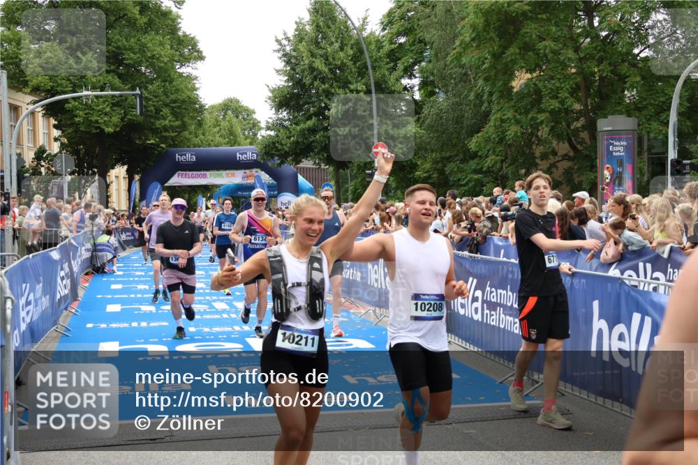 29.06.2025 - hella hamburg halbmarathon Zöllner http://msf.ph/oto/8200902 29.06.2025 10:47:22 Ziel 2864, 5024, 6134, 6168, 6203, 10208, 10211, 11491, 11518, 13672, 13782, 14722, 15611, 16089, 16286, 18856 meine-sportfotos.de