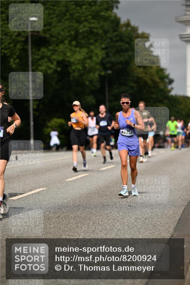 29.06.2025 - hella hamburg halbmarathon Dr. Thomas Lammeyer http://msf.ph/oto/8200924 29.06.2025 10:11:43 Kennedybrücke 1173, 1893, 1993, 2136, 3929, 4262, 5242, 5899, 5926, 6196, 6517, 6518, 6707, 6713, 6715, 6833, 7476, 7503, 7760, 8585, 9967, 10283, 10700 meine-sportfotos.de