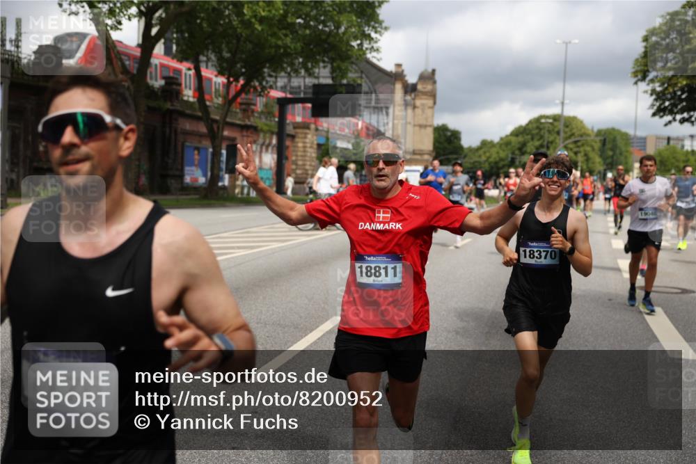 29.06.2025 - hella hamburg halbmarathon Yannick Fuchs http://msf.ph/oto/8200952 29.06.2025 10:44:43 20KM 1119, 1399, 1461, 1466, 1507, 1630, 1750, 1817, 2207, 3654, 4077, 4127, 4346, 5115, 6027, 6662, 6712, 6795, 7052, 7176, 7397, 7583, 7930, 7932, 8117, 8572, 8704, 8819, 9057, 10371, 11356, 11455, 11607, 12624, 13008, 13609, 13687, 13701, 13875, 14034, 14257, 14626, 15362, 15395, 15803, 15950, 16716, 16806, 17179, 17221, 17247, 17384, 18006, 18066, 18370, 18394, 18489, 18657, 18658, 18811 meine-sportfotos.de