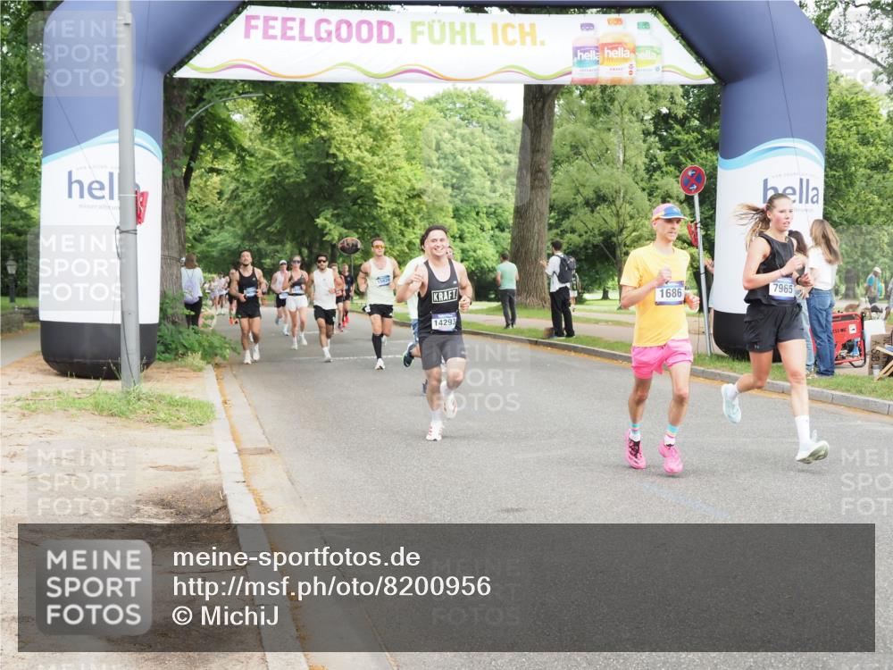 29.06.2025 - hella hamburg halbmarathon MichiJ http://msf.ph/oto/8200956 29.06.2025 10:21:32 Zwischen KM18-KM19 1686, 5070, 7965, 8883, 11199, 14293, 15054, 16505 meine-sportfotos.de