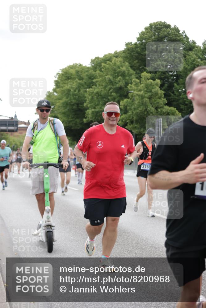 29.06.2025 - hella hamburg halbmarathon Jannik Wohlers http://msf.ph/oto/8200968 29.06.2025 10:25:22 Lombardsbrücke 1305, 1479, 1481, 3343, 3765, 4378, 4797, 5028, 5497, 6663, 8881, 9811, 10104, 10219, 11596, 11699, 11828, 12074, 12505, 12838, 13653, 14223, 14936, 16289, 16354, 16381, 16927, 17369 meine-sportfotos.de
