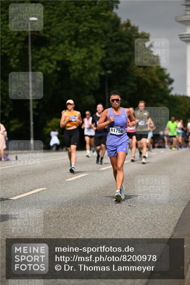 29.06.2025 - hella hamburg halbmarathon Dr. Thomas Lammeyer http://msf.ph/oto/8200978 29.06.2025 10:11:43 Kennedybrücke 1173, 1893, 1993, 2136, 3929, 4262, 5242, 5899, 5926, 6196, 6517, 6518, 6707, 6713, 6715, 6833, 7476, 7503, 7760, 8585, 9967, 10283, 10700 meine-sportfotos.de