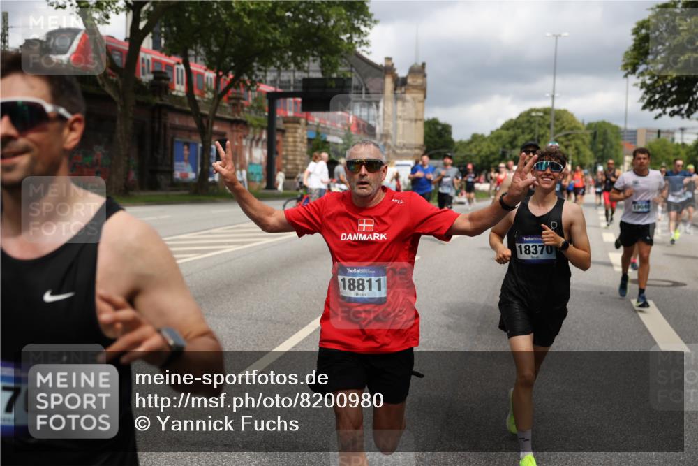 29.06.2025 - hella hamburg halbmarathon Yannick Fuchs http://msf.ph/oto/8200980 29.06.2025 10:44:43 20KM 1119, 1399, 1461, 1466, 1507, 1630, 1750, 1817, 2207, 3654, 4077, 4127, 4346, 5115, 6027, 6662, 6712, 6795, 7052, 7176, 7397, 7583, 7930, 7932, 8117, 8572, 8704, 8819, 9057, 10371, 11356, 11455, 11607, 12624, 13008, 13609, 13687, 13701, 13875, 14034, 14257, 14626, 15362, 15395, 15803, 15950, 16716, 16806, 17179, 17221, 17247, 17384, 18006, 18066, 18370, 18394, 18489, 18657, 18658, 18811 meine-sportfotos.de