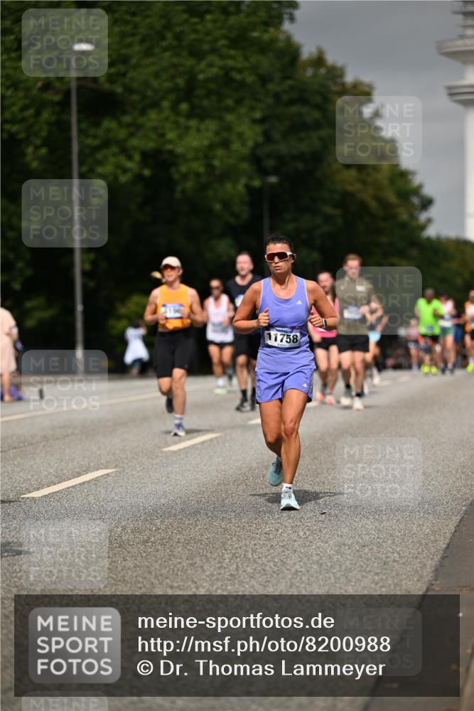 29.06.2025 - hella hamburg halbmarathon Dr. Thomas Lammeyer http://msf.ph/oto/8200988 29.06.2025 10:11:44 Kennedybrücke 1173, 1893, 1993, 2032, 2136, 3328, 3929, 4262, 5242, 5899, 5926, 6196, 6517, 6518, 6707, 6713, 6715, 6833, 7476, 7503, 7760, 8585, 9967, 10283, 10700 meine-sportfotos.de