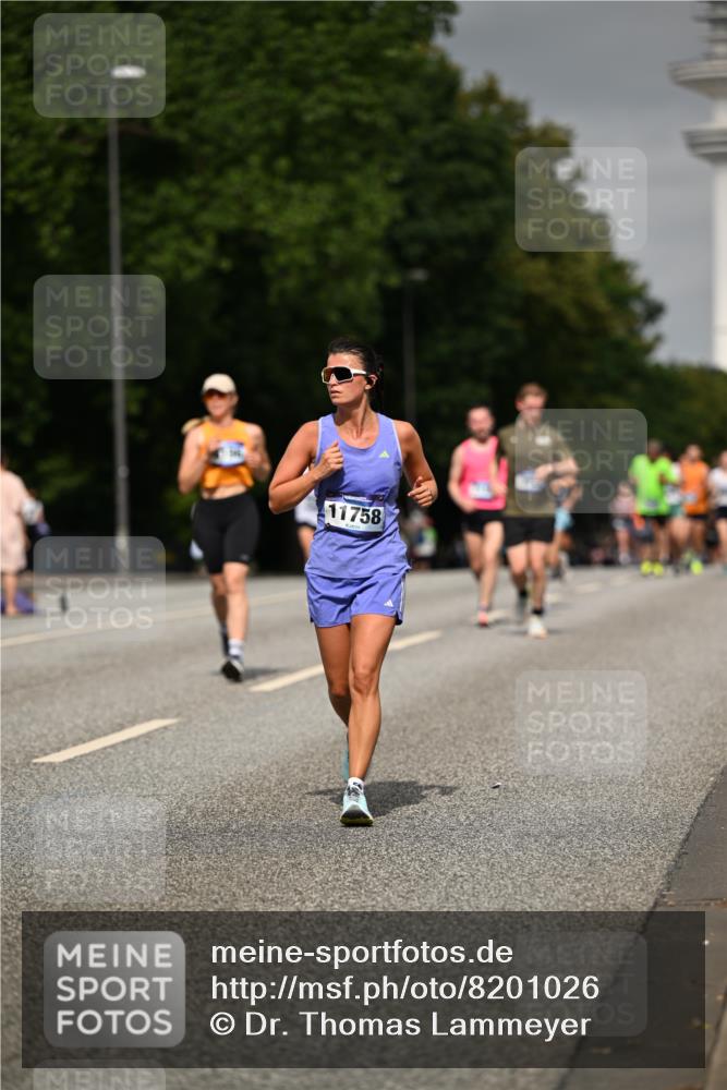 29.06.2025 - hella hamburg halbmarathon Dr. Thomas Lammeyer http://msf.ph/oto/8201026 29.06.2025 10:11:44 Kennedybrücke 1173, 1893, 1993, 2032, 2136, 3328, 3929, 4262, 5242, 5899, 5926, 6196, 6517, 6518, 6707, 6713, 6715, 6833, 7476, 7503, 7760, 8585, 9967, 10283, 10700 meine-sportfotos.de
