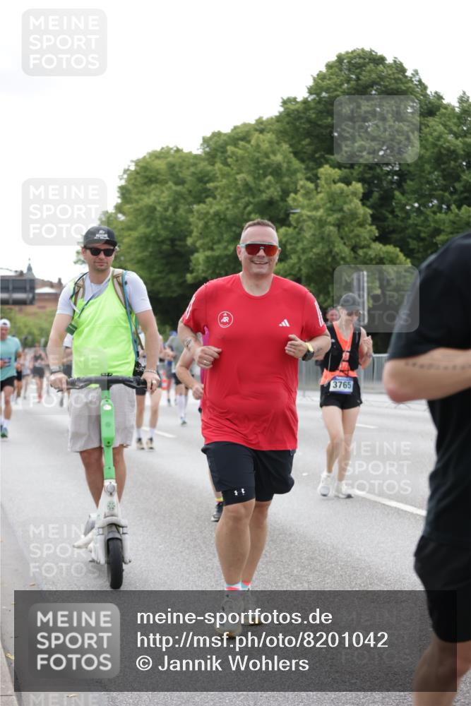 29.06.2025 - hella hamburg halbmarathon Jannik Wohlers http://msf.ph/oto/8201042 29.06.2025 10:25:22 Lombardsbrücke 1305, 1479, 1481, 3343, 3765, 4378, 4797, 5028, 5497, 6663, 8881, 9811, 10104, 10219, 11596, 11699, 11828, 12074, 12505, 12838, 13653, 14223, 14936, 16289, 16354, 16381, 16927, 17369 meine-sportfotos.de