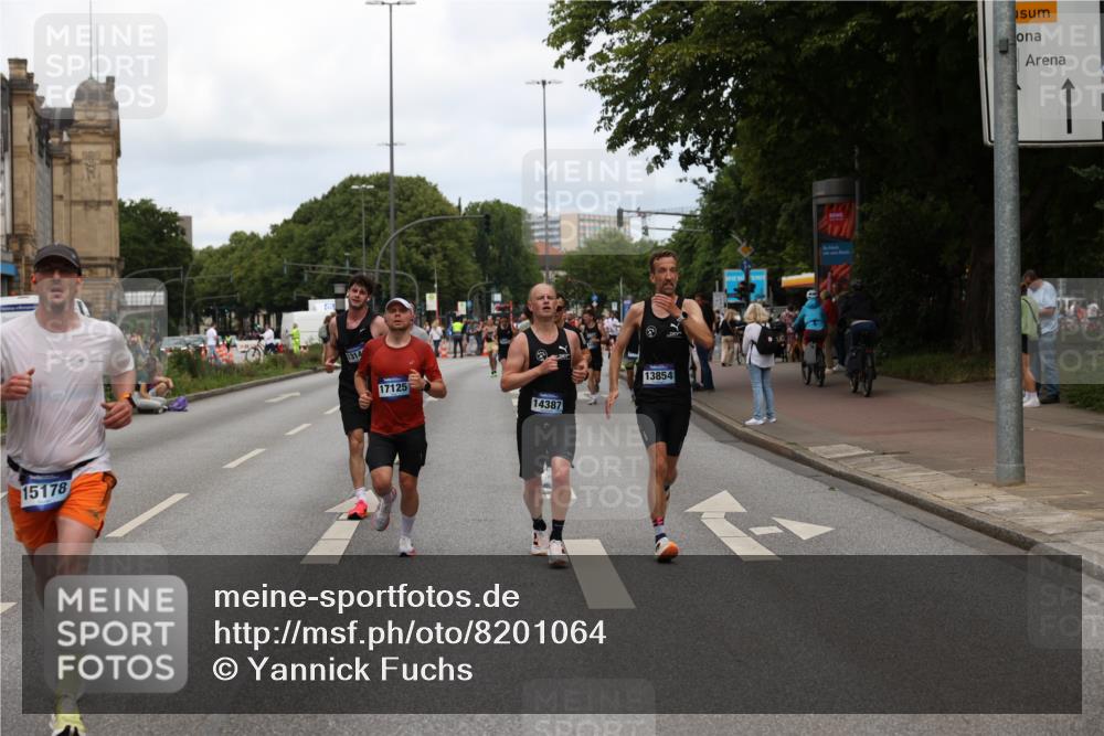 29.06.2025 - hella hamburg halbmarathon Yannick Fuchs http://msf.ph/oto/8201064 29.06.2025 10:32:01 20KM 1290, 2196, 2767, 4860, 4865, 5003, 5042, 5307, 5923, 6047, 6123, 6458, 7310, 9178, 9914, 10190, 10451, 10738, 11423, 12739, 12900, 13141, 13372, 13854, 14387, 14459, 14691, 14934, 15178, 15261, 15410, 15939, 16992, 17125, 17137, 17658, 18159, 18216, 18357, 18986 meine-sportfotos.de