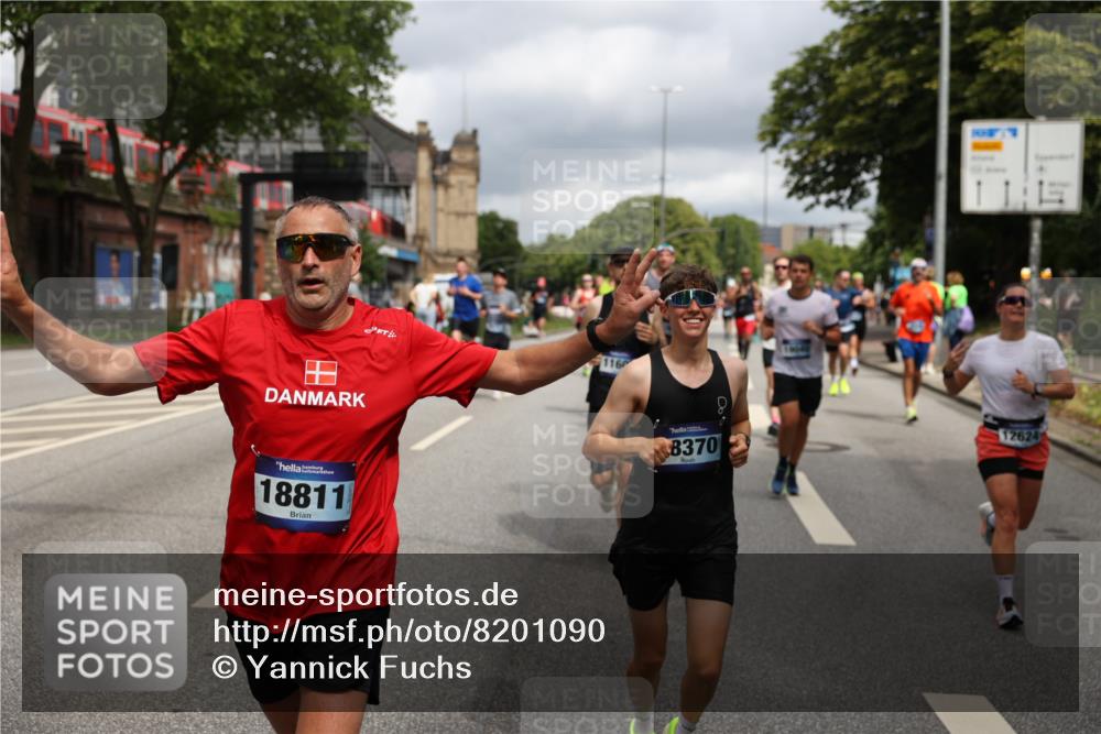 29.06.2025 - hella hamburg halbmarathon Yannick Fuchs http://msf.ph/oto/8201090 29.06.2025 10:44:43 20KM 1119, 1399, 1461, 1466, 1507, 1630, 1750, 1817, 2207, 3654, 4077, 4127, 4346, 5115, 6027, 6662, 6712, 6795, 7052, 7176, 7397, 7583, 7930, 7932, 8117, 8572, 8704, 8819, 9057, 10371, 11356, 11455, 11607, 12624, 13008, 13609, 13687, 13701, 13875, 14034, 14257, 14626, 15362, 15395, 15803, 15950, 16716, 16806, 17179, 17221, 17247, 17384, 18006, 18066, 18370, 18394, 18489, 18657, 18658, 18811 meine-sportfotos.de