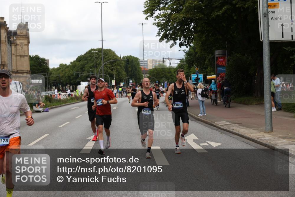 29.06.2025 - hella hamburg halbmarathon Yannick Fuchs http://msf.ph/oto/8201095 29.06.2025 10:32:01 20KM 1290, 2196, 2767, 4860, 4865, 5003, 5042, 5307, 5923, 6047, 6123, 6458, 7310, 9178, 9914, 10190, 10451, 10738, 11423, 12739, 12900, 13141, 13372, 13854, 14387, 14459, 14691, 14934, 15178, 15261, 15410, 15939, 16992, 17125, 17137, 17658, 18159, 18216, 18357, 18986 meine-sportfotos.de