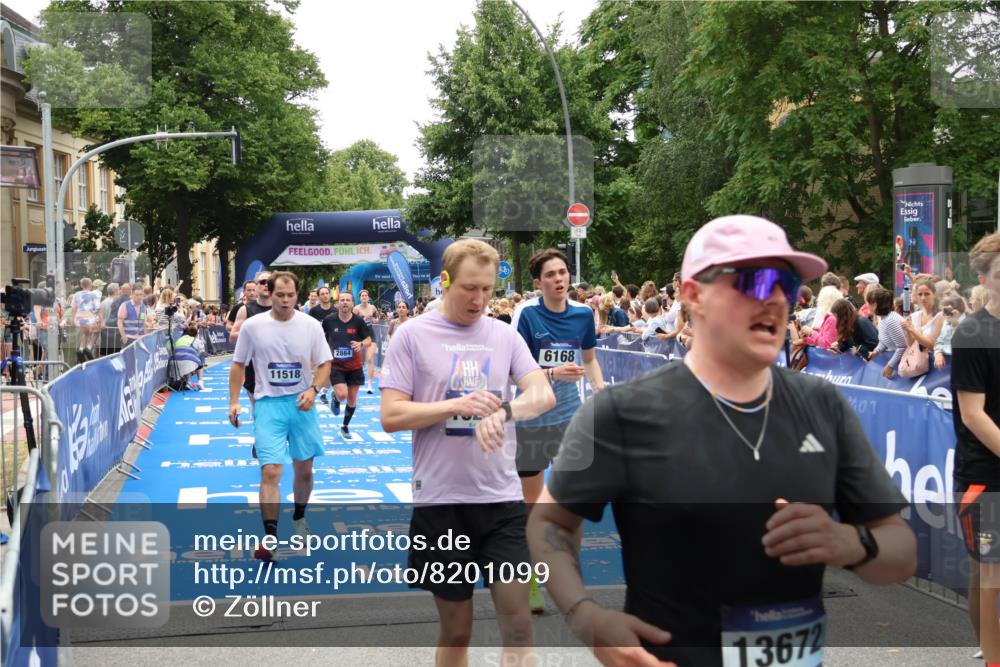 29.06.2025 - hella hamburg halbmarathon Zöllner http://msf.ph/oto/8201099 29.06.2025 10:47:26 Ziel 51, 1012, 2274, 2839, 2864, 2869, 5024, 5650, 6168, 6203, 8693, 9305, 10423, 11077, 11491, 11518, 13782, 14722, 15350, 15611, 15923, 16089, 16819, 18758, 18974 meine-sportfotos.de