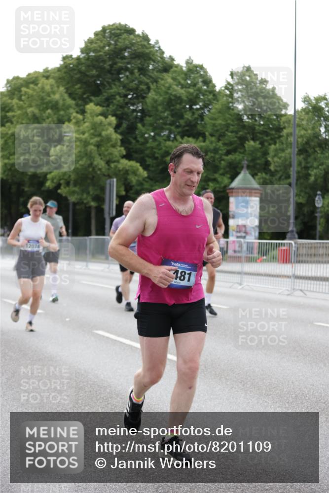 29.06.2025 - hella hamburg halbmarathon Jannik Wohlers http://msf.ph/oto/8201109 29.06.2025 10:25:25 Lombardsbrücke 1305, 1479, 1481, 3343, 3765, 4378, 4797, 5028, 5497, 6663, 8881, 10104, 10219, 11596, 11699, 11828, 11859, 12074, 12505, 12838, 12945, 12946, 13653, 14223, 14936, 16289, 16354, 16381, 16927, 17369 meine-sportfotos.de