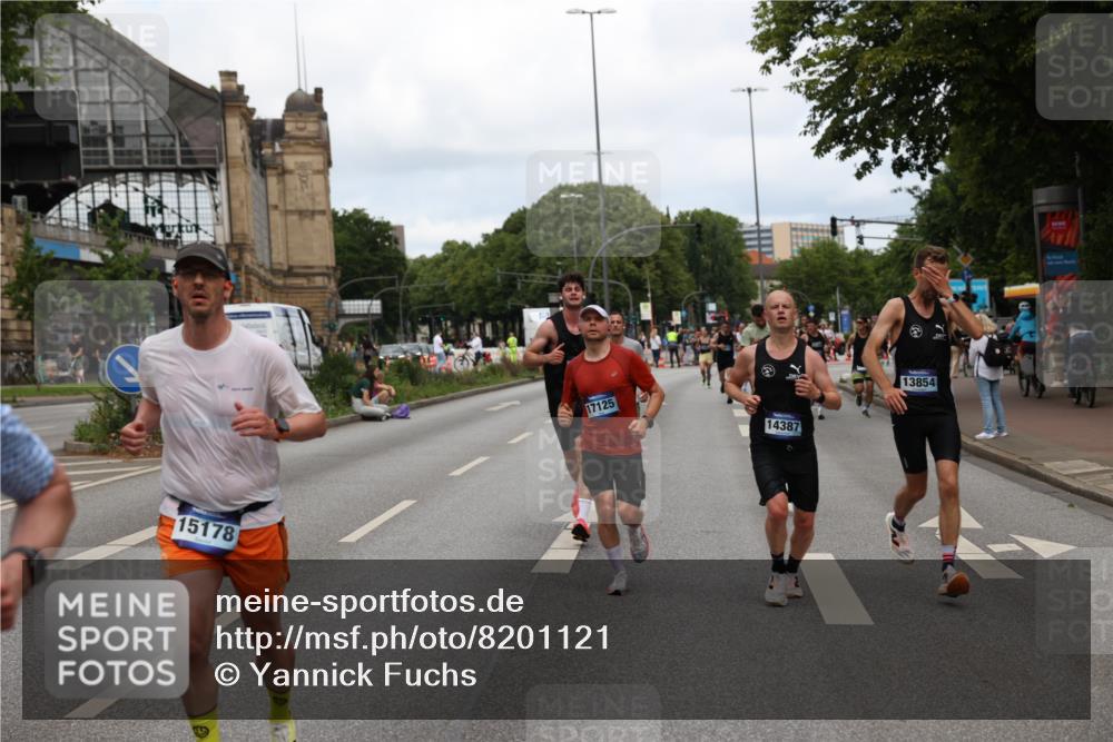 29.06.2025 - hella hamburg halbmarathon Yannick Fuchs http://msf.ph/oto/8201121 29.06.2025 10:32:01 20KM 1290, 2196, 2767, 4860, 4865, 5003, 5042, 5307, 5923, 6047, 6123, 6458, 7310, 9178, 9914, 10190, 10451, 10738, 11423, 12739, 12900, 13141, 13372, 13854, 14387, 14459, 14691, 14934, 15178, 15261, 15410, 15939, 16992, 17125, 17137, 17658, 18159, 18216, 18357, 18986 meine-sportfotos.de