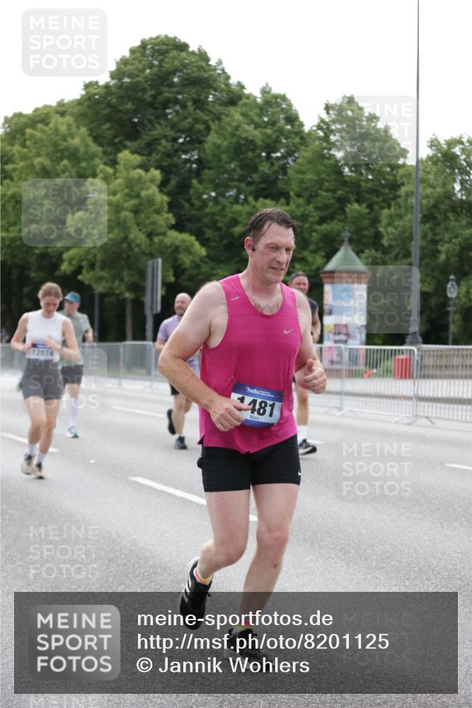 29.06.2025 - hella hamburg halbmarathon Jannik Wohlers http://msf.ph/oto/8201125 29.06.2025 10:25:25 Lombardsbrücke 1305, 1479, 1481, 3343, 3765, 4378, 4797, 5028, 5497, 6663, 8881, 10104, 10219, 11596, 11699, 11828, 11859, 12074, 12505, 12838, 12945, 12946, 13653, 14223, 14936, 16289, 16354, 16381, 16927, 17369 meine-sportfotos.de