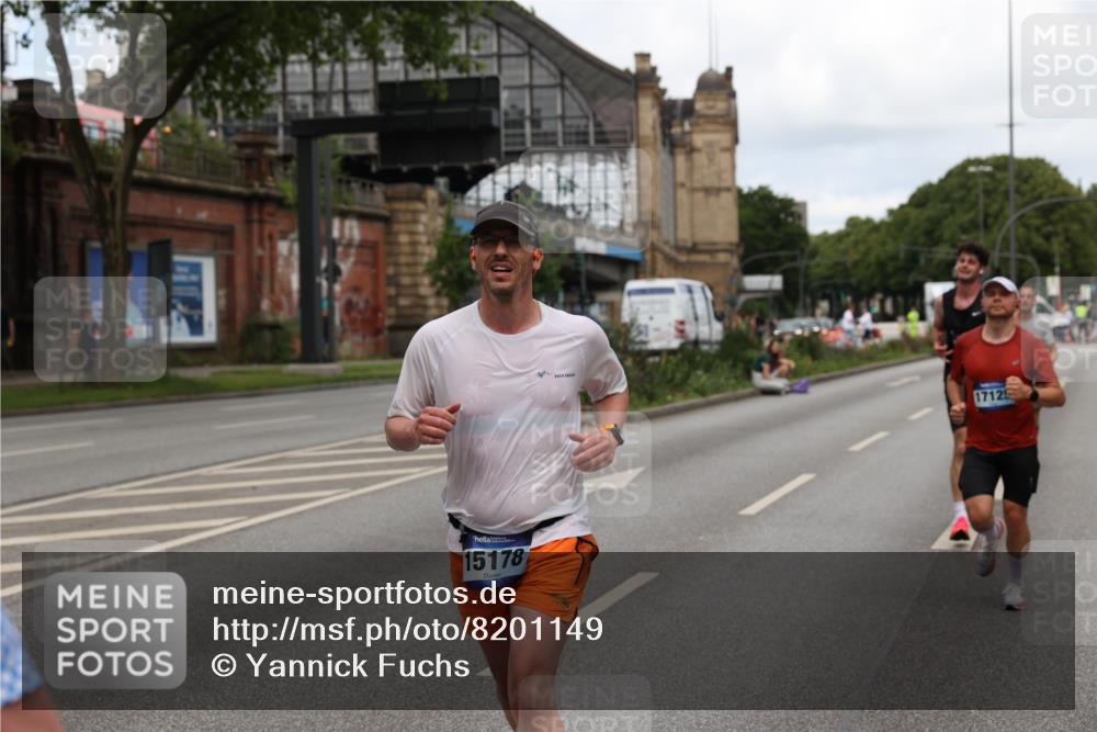29.06.2025 - hella hamburg halbmarathon Yannick Fuchs http://msf.ph/oto/8201149 29.06.2025 10:32:01 20KM 1290, 2196, 2767, 4860, 4865, 5003, 5042, 5307, 5923, 6047, 6123, 6458, 7310, 9178, 9914, 10190, 10451, 10738, 11423, 12739, 12900, 13141, 13372, 13854, 14387, 14459, 14691, 14934, 15178, 15261, 15410, 15939, 16992, 17125, 17137, 17658, 18159, 18216, 18357, 18986 meine-sportfotos.de