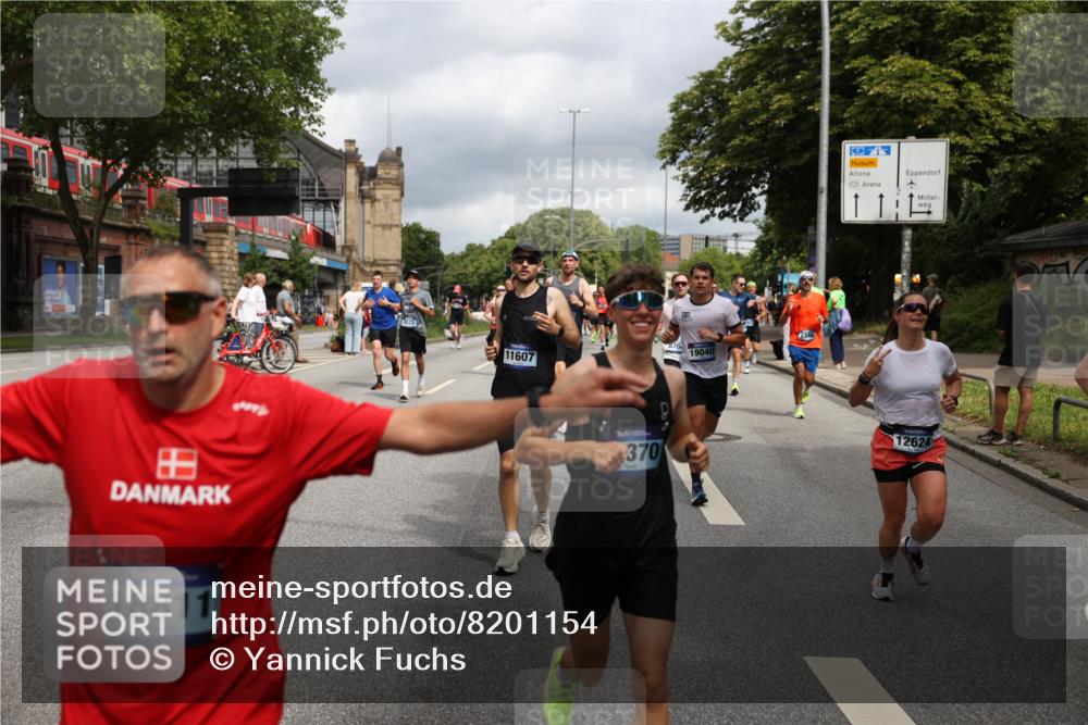 29.06.2025 - hella hamburg halbmarathon Yannick Fuchs http://msf.ph/oto/8201154 29.06.2025 10:44:44 20KM 1119, 1399, 1461, 1466, 1507, 1630, 1750, 1817, 2207, 3654, 4077, 4127, 4346, 5018, 5115, 6027, 6662, 6712, 6795, 7052, 7134, 7176, 7397, 7583, 7930, 7932, 8117, 8572, 8704, 8819, 9057, 10371, 11356, 11455, 11607, 12624, 13008, 13687, 13701, 13875, 14034, 14257, 14626, 15362, 15395, 15803, 15950, 16716, 16806, 17179, 17221, 17247, 17384, 18006, 18066, 18370, 18394, 18489, 18657, 18658, 18811 meine-sportfotos.de