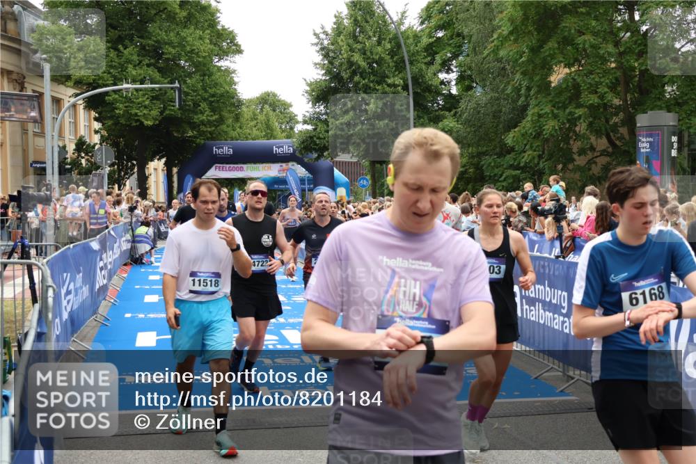 29.06.2025 - hella hamburg halbmarathon Zöllner http://msf.ph/oto/8201184 29.06.2025 10:47:27 Ziel 51, 1012, 2274, 2839, 2864, 2869, 5024, 5532, 5650, 6203, 8693, 9305, 10423, 11077, 11491, 11518, 13782, 14722, 15350, 15611, 15923, 16089, 16819, 18758, 18974 meine-sportfotos.de
